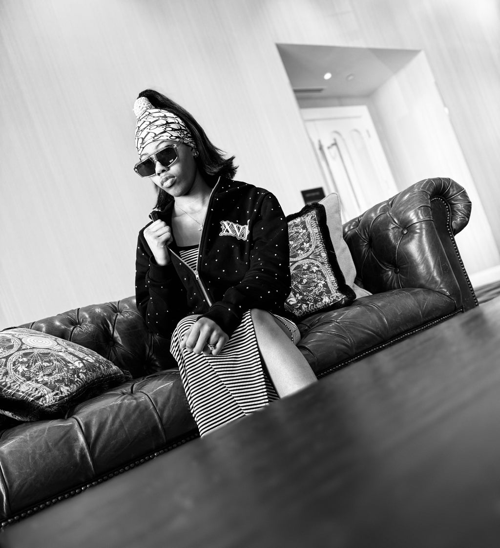 XVII FULL ZIP (PRE ORDER)